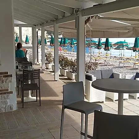 Arturo Hotel 2*